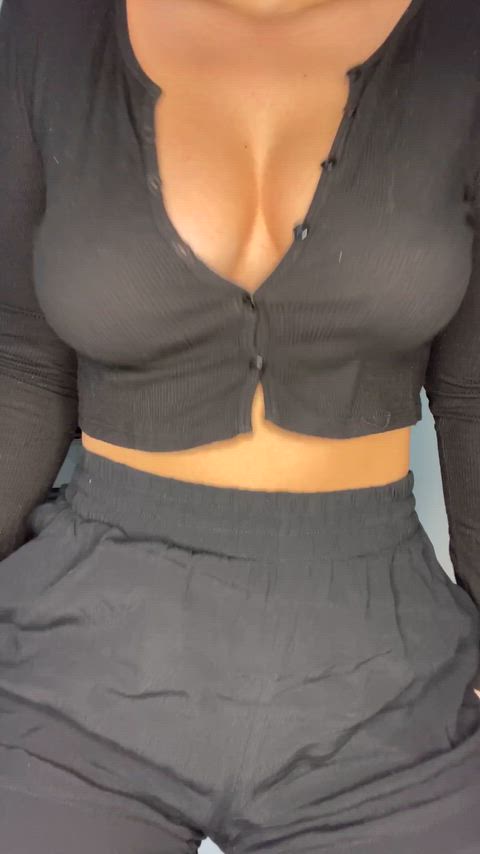 Just want to show you my natural big tiddies