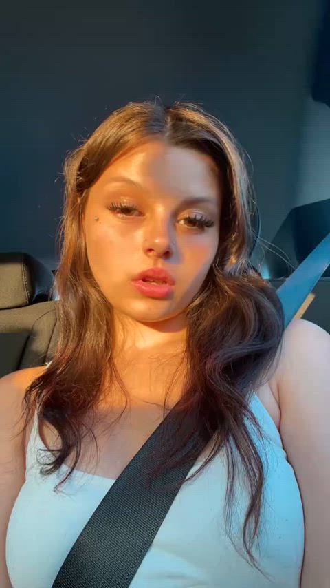 Brunettes do it way better