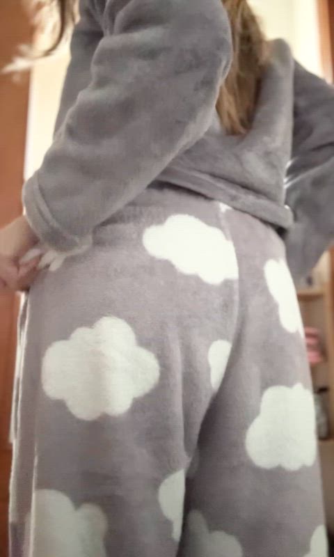 Petite Asian girl here ready to make you cum 🥵 I show full face off Reddit! [cam][sext][rate][gfe][fan] Premade or Custom [vid][pic]