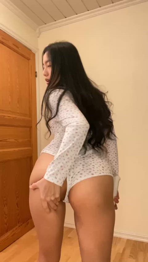 my Milf body is so needy tonight 🥵