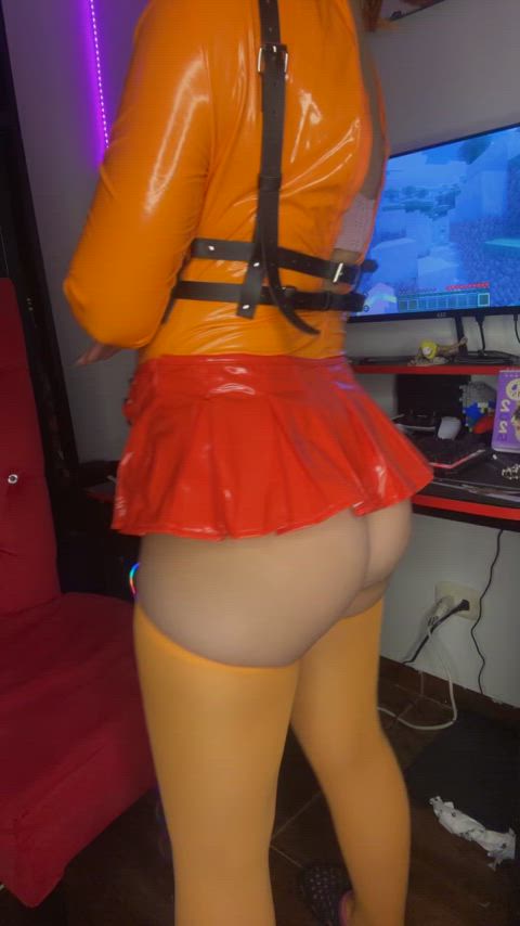 Velma showing her cute butt, would you spank it?