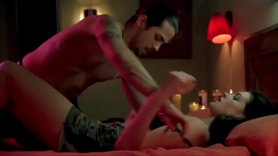 Anne Hathaway's such a good actress her nipples get progressively harder during this scene in 