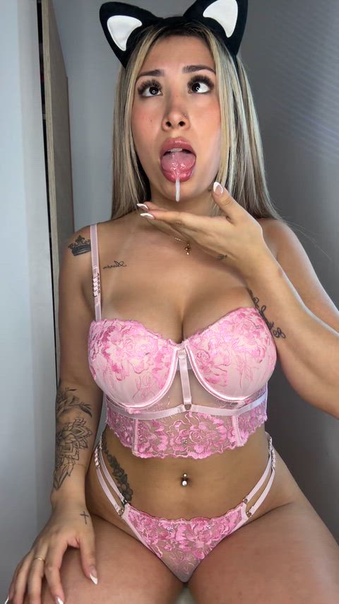 I love being messy, drooling all over your cock