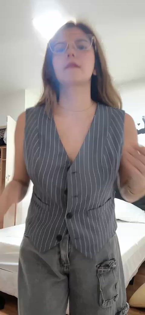 This cutie loves to give flashes