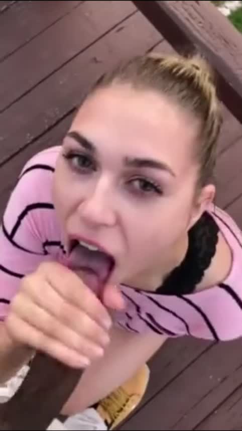 College slut loves to swallow in backyard