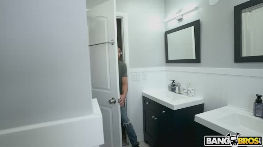 Stepmom Peeper - Vivianne DeSilva - M/S