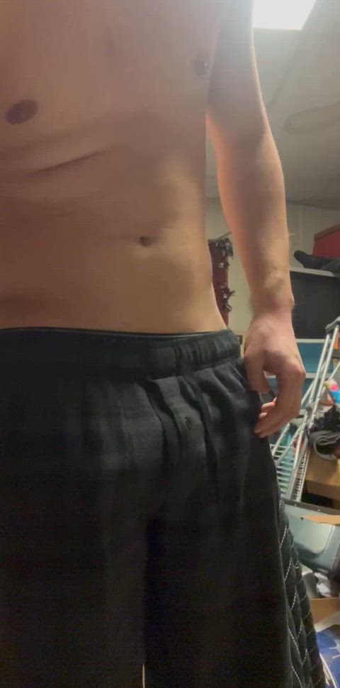 Anyone wanna see me cum? Age 19