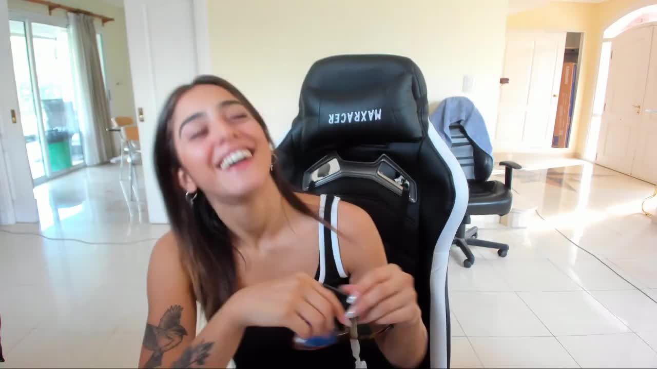 LaChilenaBelu GIF