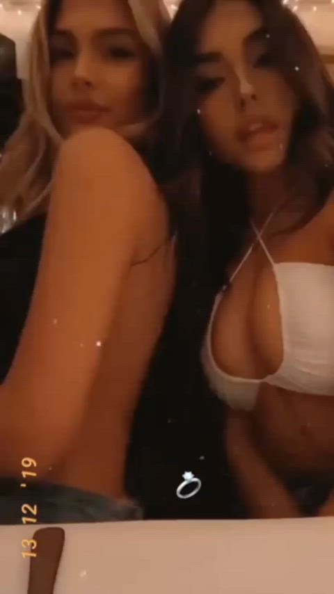 tits fully on display!😵‍💫😍😍