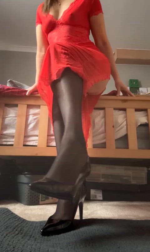 Nylon feet heel dangle