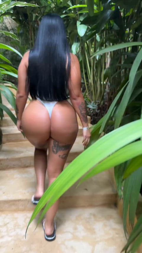 Sexy Latina with a fake hot ass 🔥