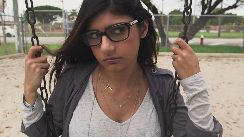 1 of only 2 Mia Khalifa threesome videos.