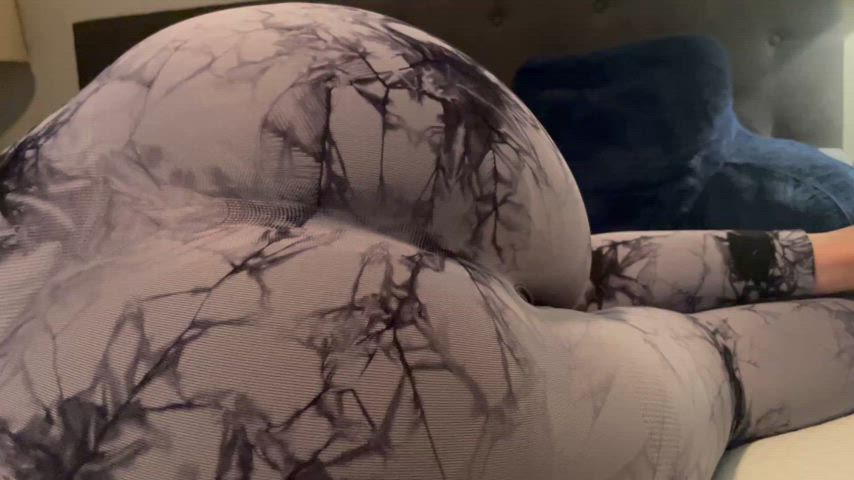 This is what Starbucks does to me 🤢 Who wants to buy me some?