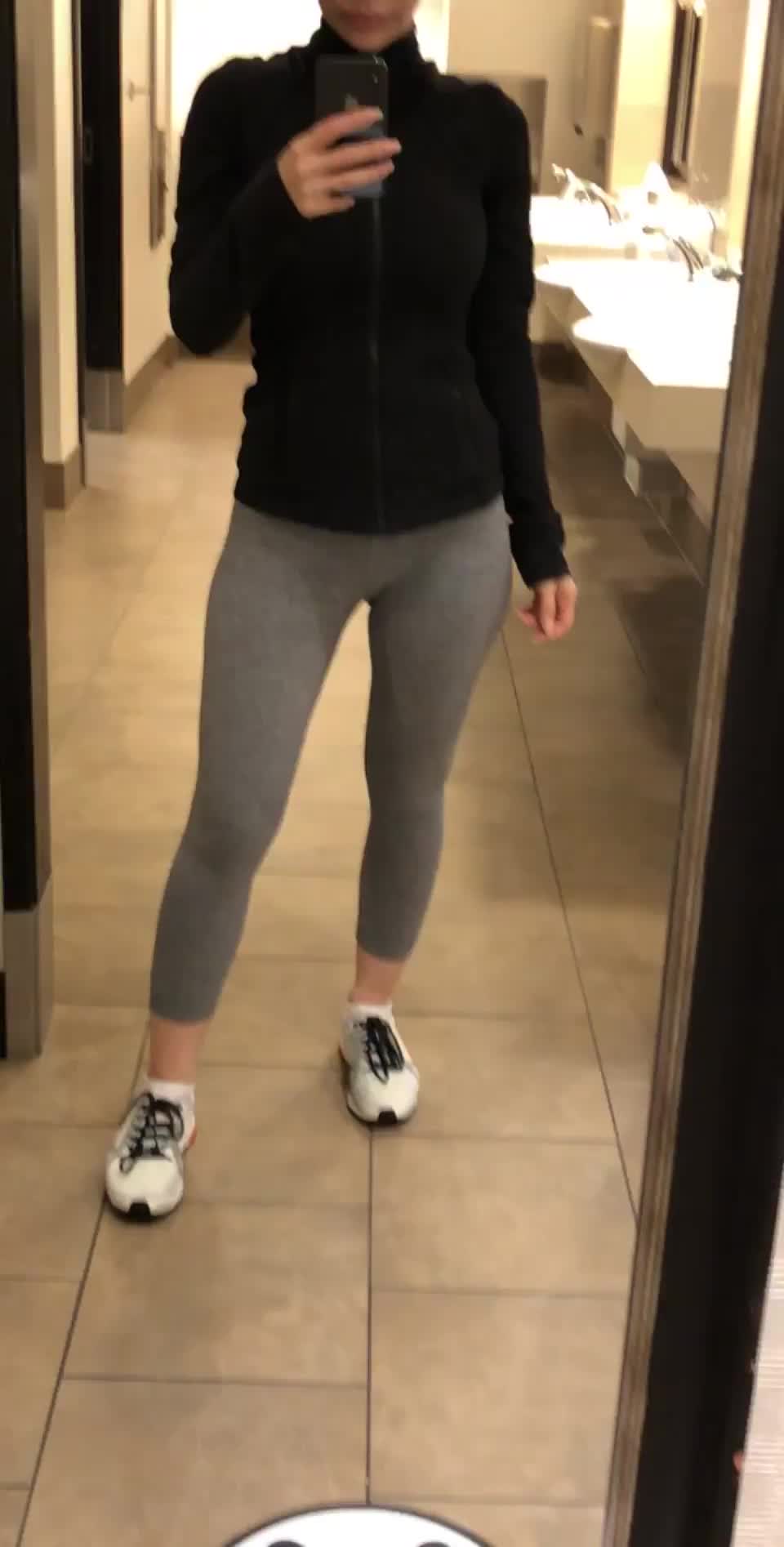 Bubble Butt Milf
