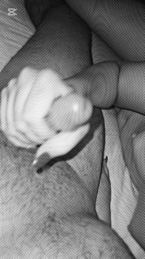 My wife jerking my average size 🥵