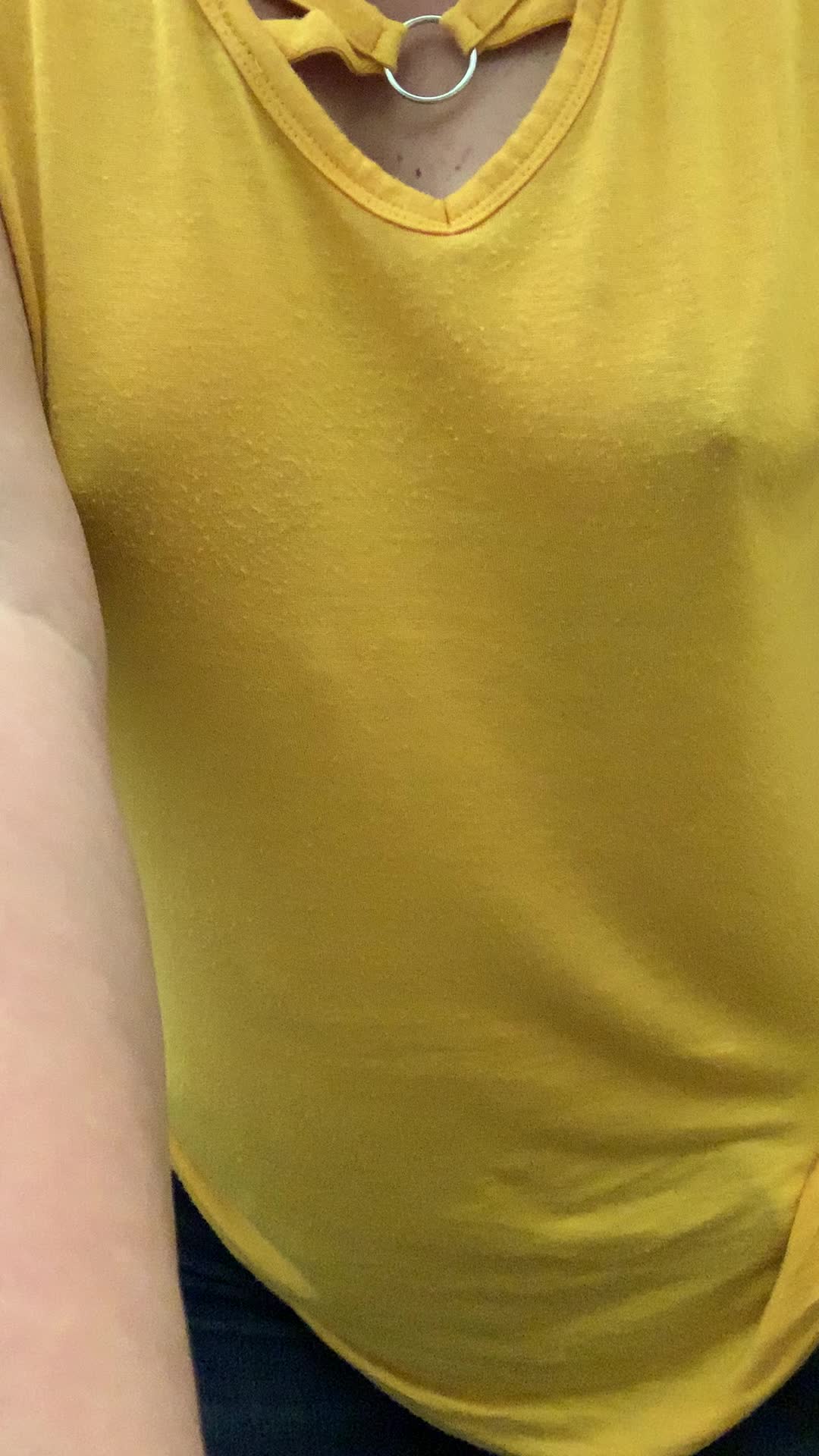 A little Tuesday titty drop for y’all