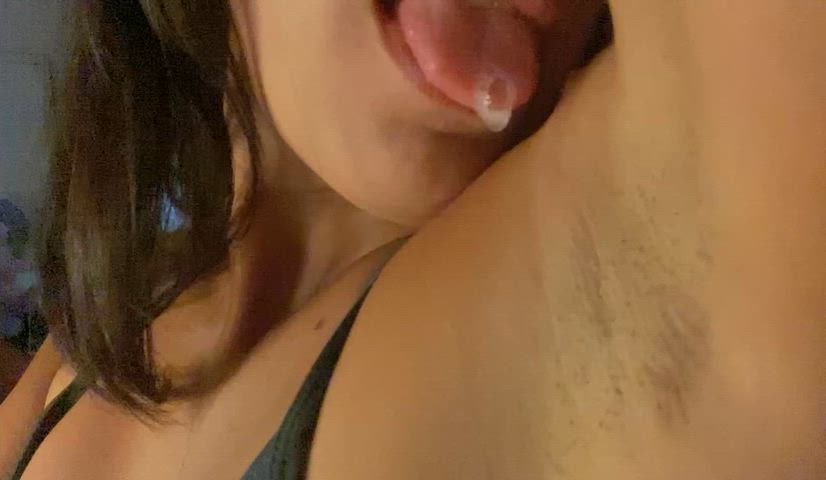 Suck my stinky armpits
