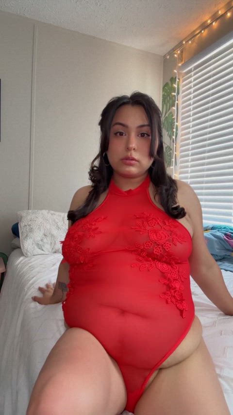 Mamacita is thick and petite