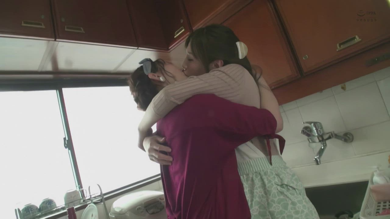 Lovingly, with my husband's older sister! ~ [MMNA-017] Yui Hatano and Aki Sasaki