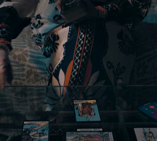 Thora Birch in Mayfair Witches [