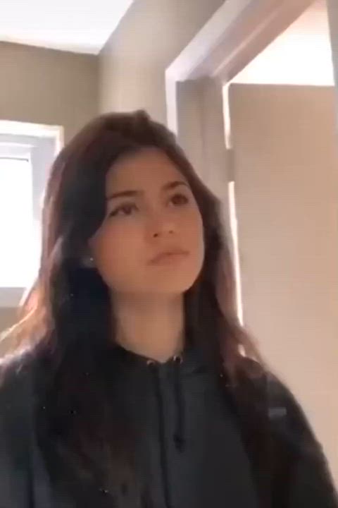 Tiktoktan pornoya geciş çok kolay