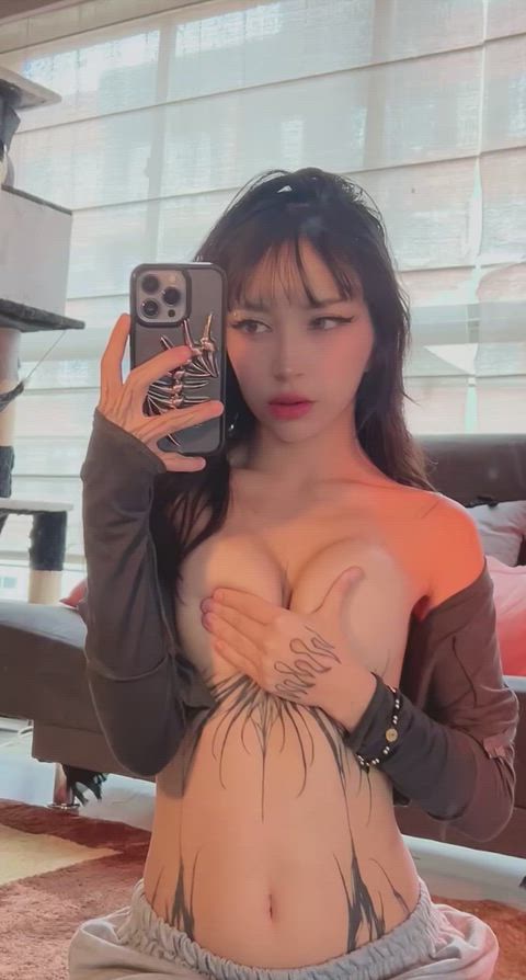 Not gonna lie I love showing my boobs