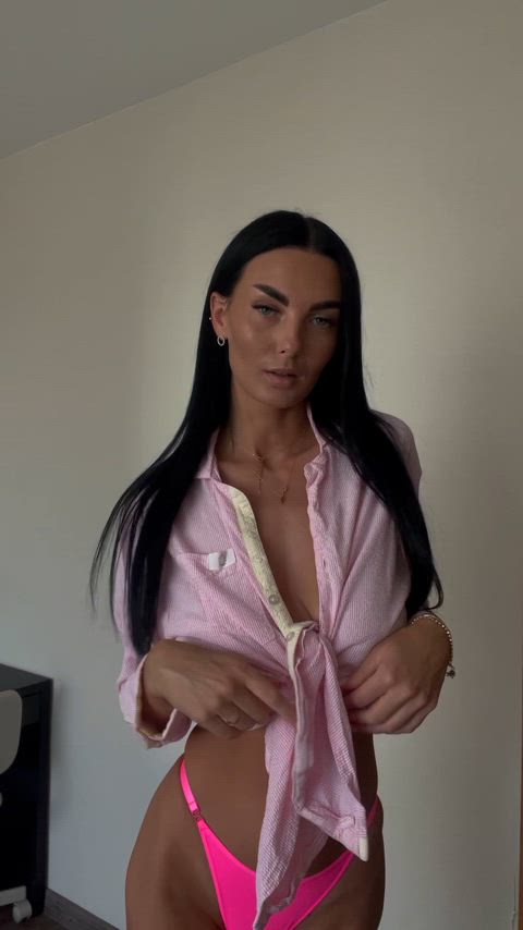 It would be a crime to hide my tits with a bra