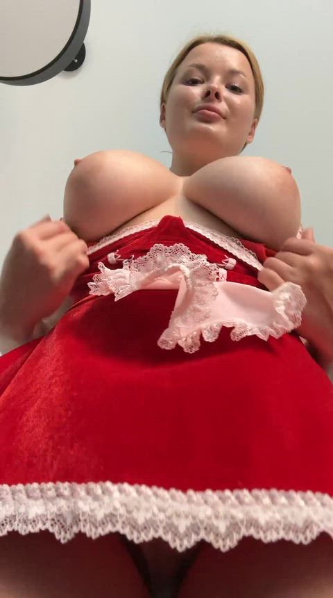 how do you like my upskirt view?