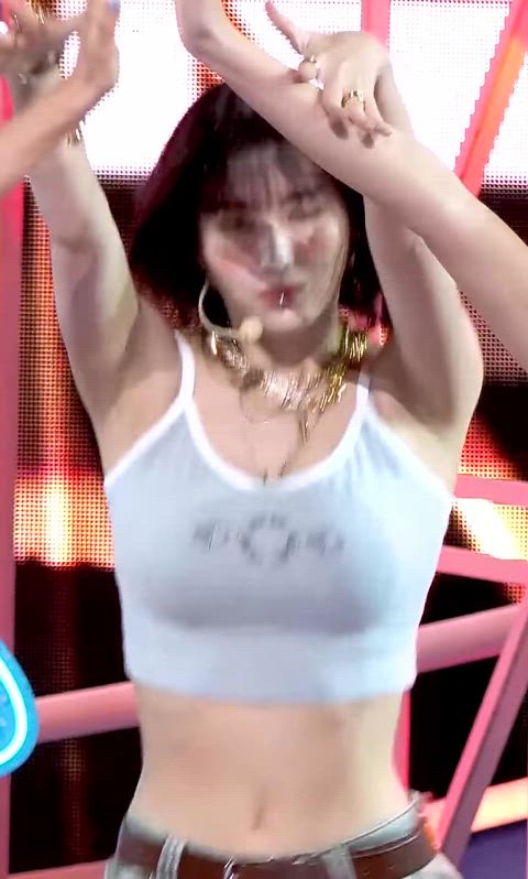 TWICE - Momo