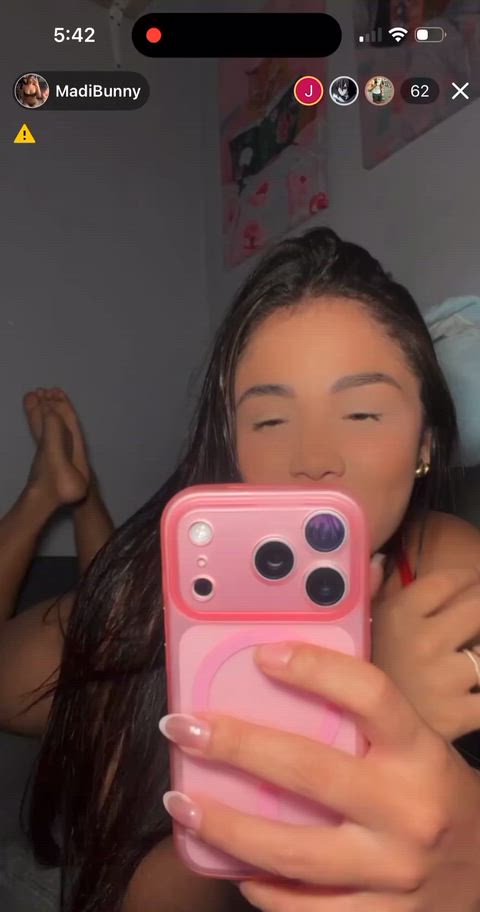 Sexy Latina with titty shaking on live