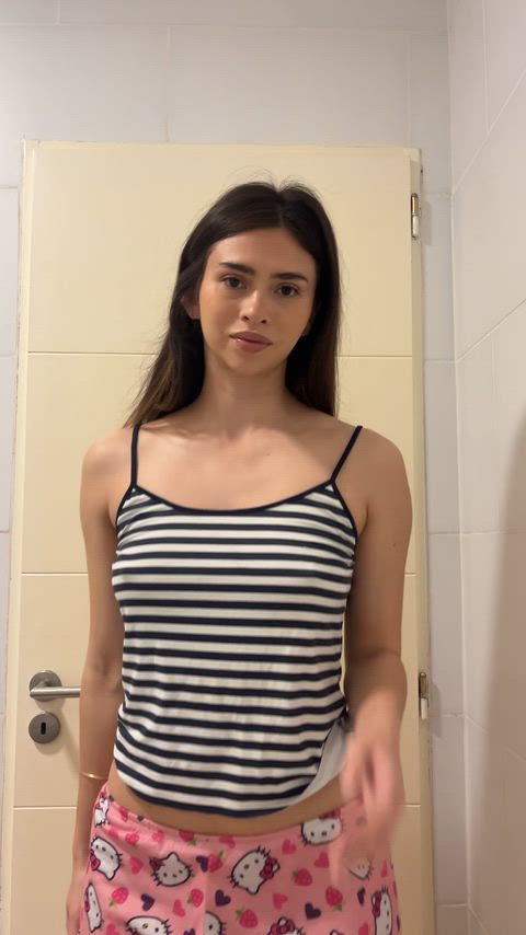 F19 revealing my cute teen tits