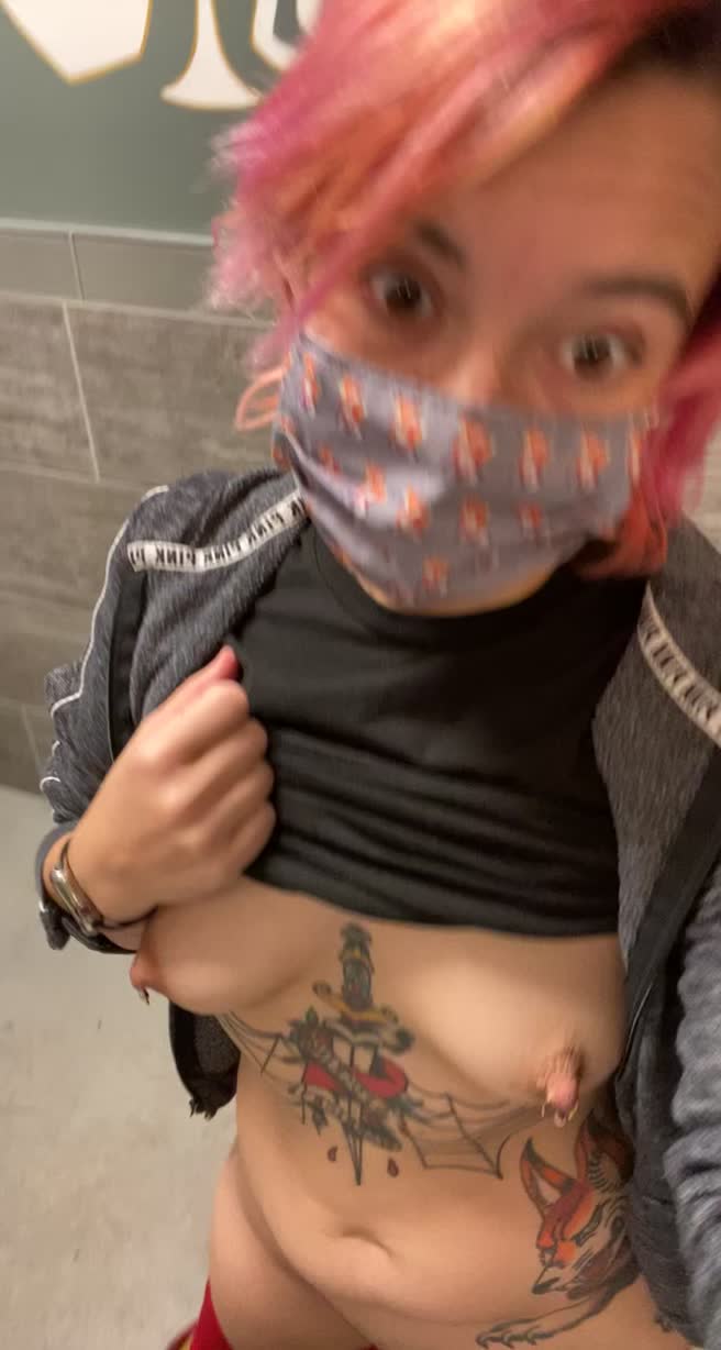 No panties at work for me today, you like?