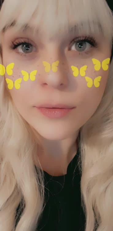 Wanna paint my face? 😋