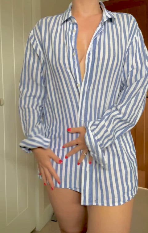 I’m that friends wife that everybody has “ accidentally” seen naked.