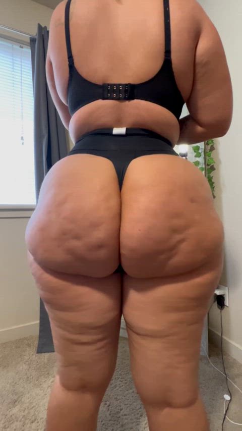 Queen PAWG