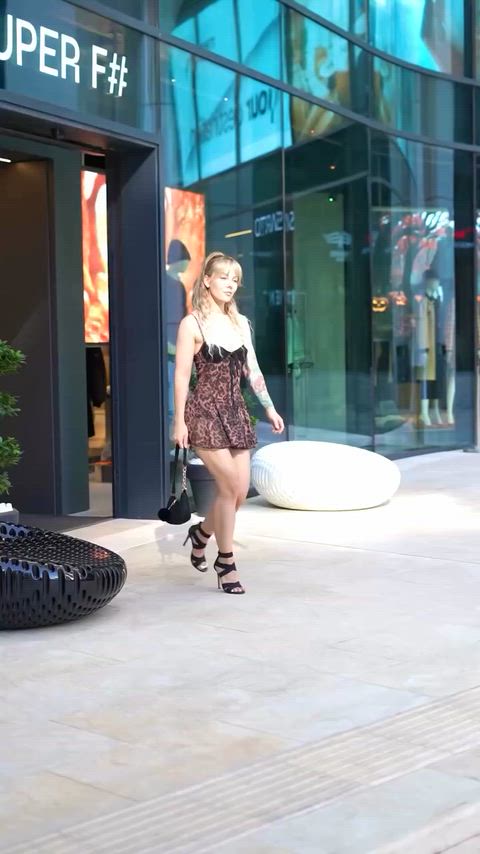 Would I turn your head in public? 🫦