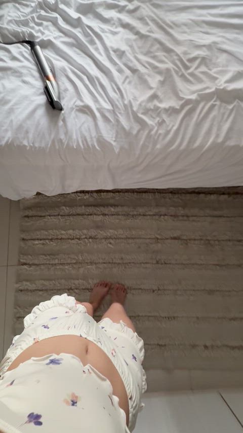 relaxed body inviting thoughts