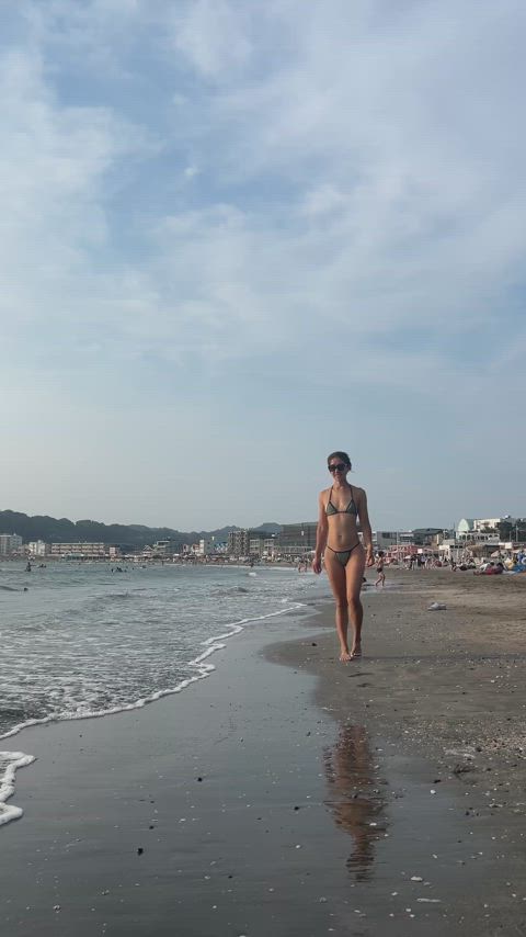 You can't resist the temptation of a Japanese mommy