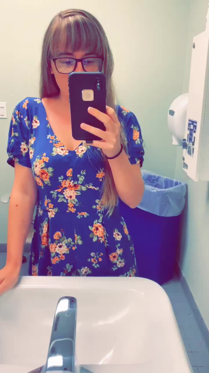 Sexy Girl Strips