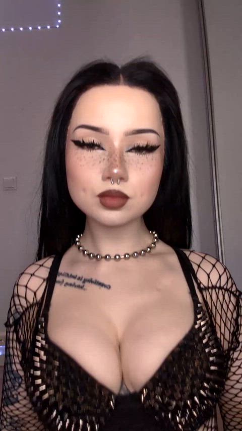 Goth girl slut at your service