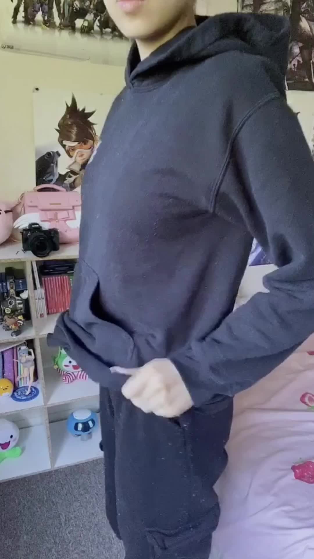A lil hoodie flash