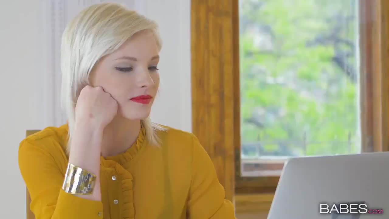 Jenny Always Screws Up Her Computer