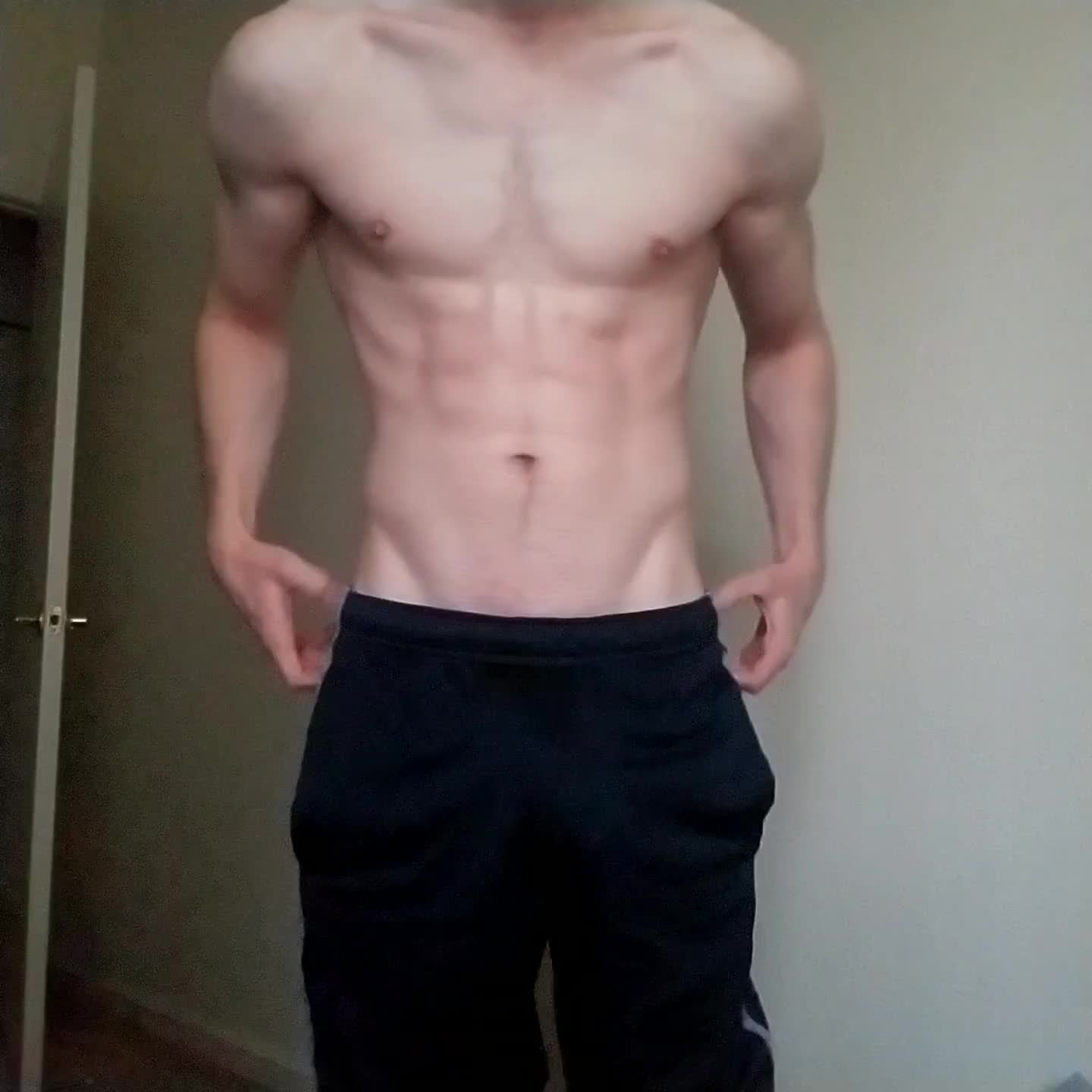 To the people I caught looking... Yes I like to workout commando 🤫