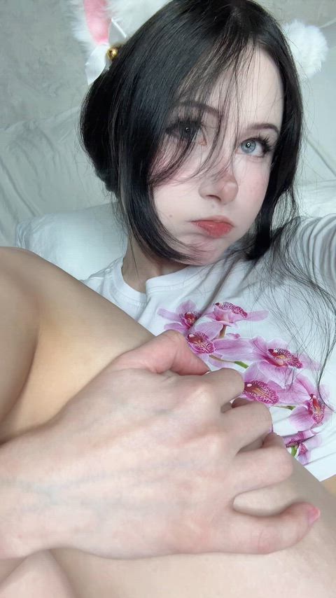 Wanna figure out how warm my pussy feels inside?~