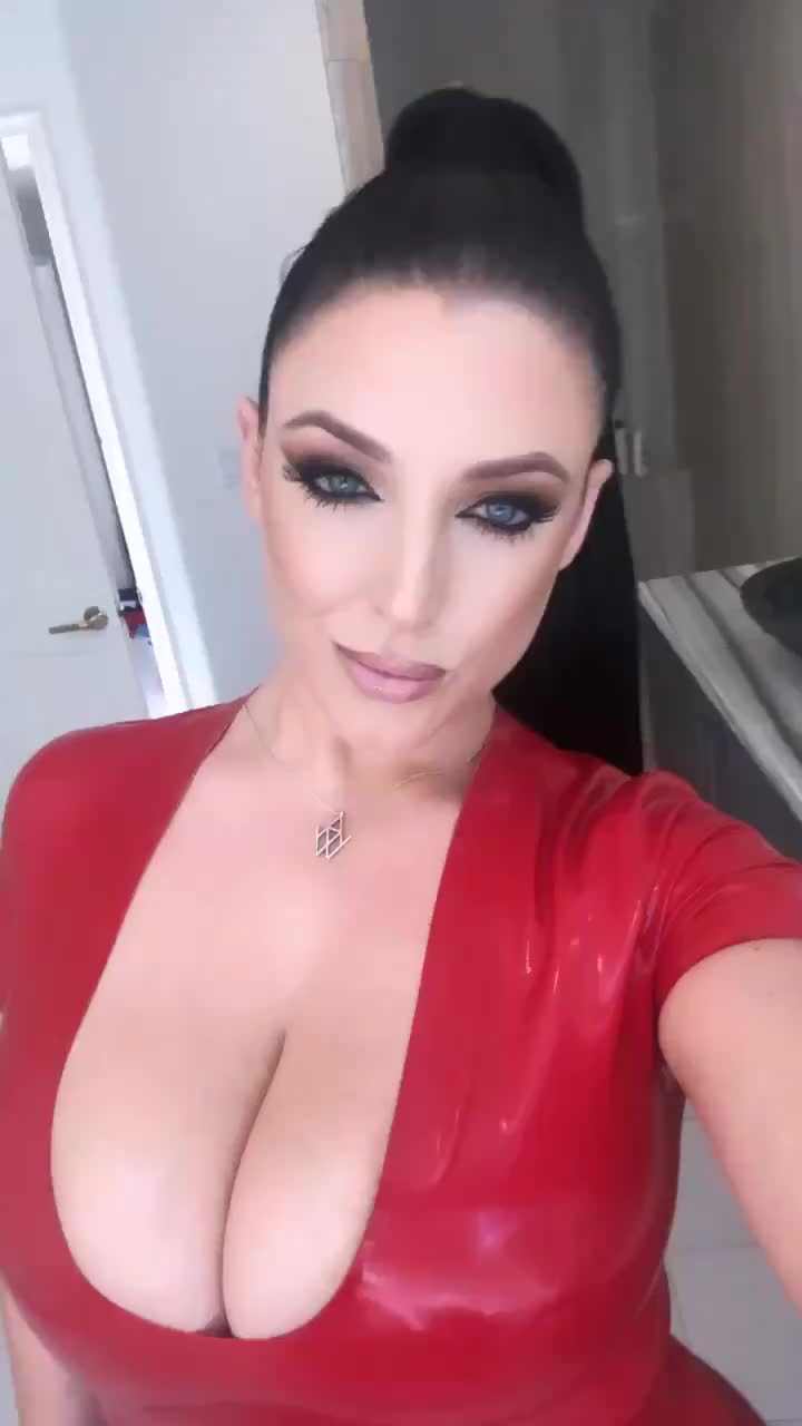 She’s a thick bitch ❤️