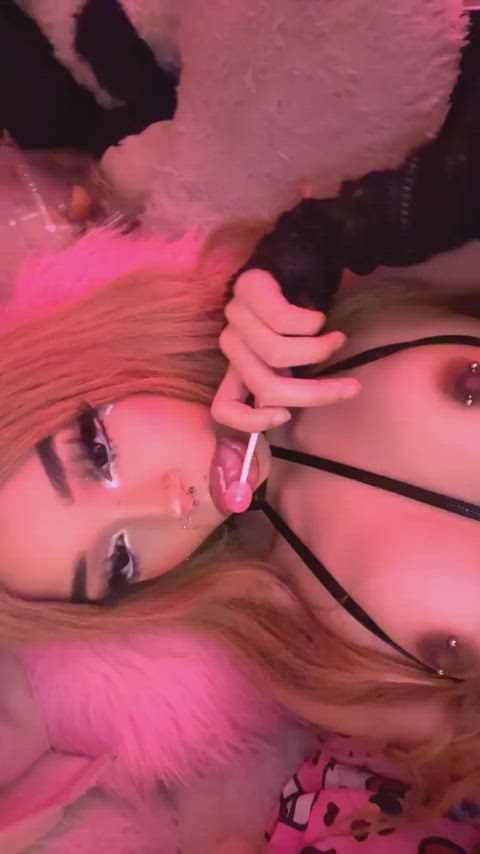 You stealing that lollipop 🍭?