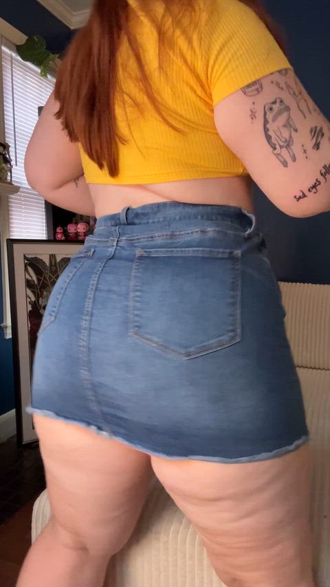 my big ass never stays in my skirts