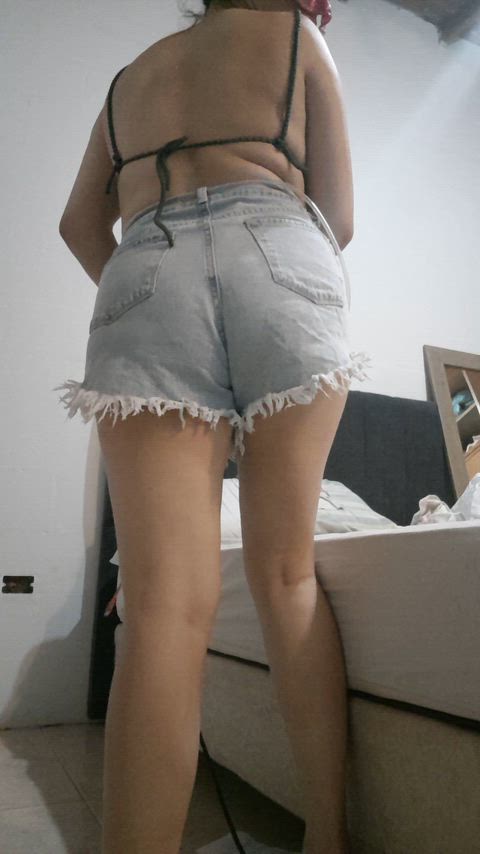 By no means am I "back" ... ...buttttttt- 👀🍑💨