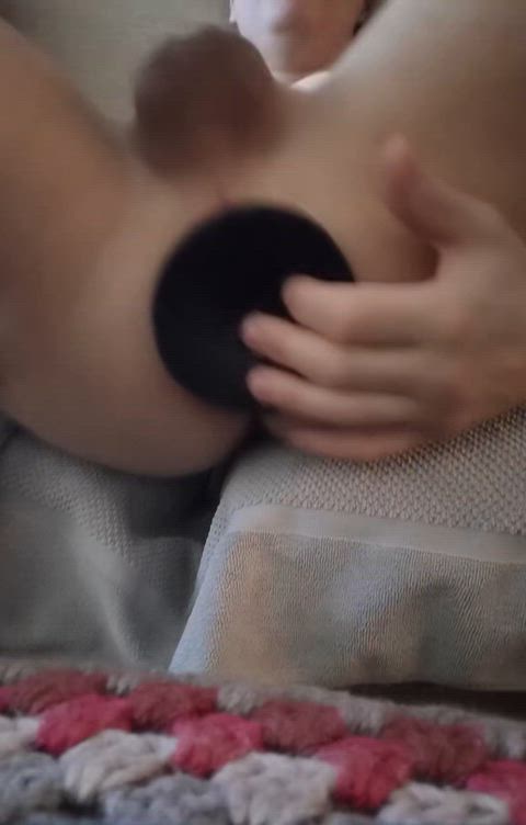 My hole is aching from playing so much every day but I can't stop