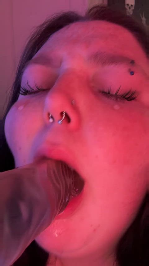 One thing you Know for a fact about a fatty like me is she knows how to stuff her mouth 👄😜🤤💋